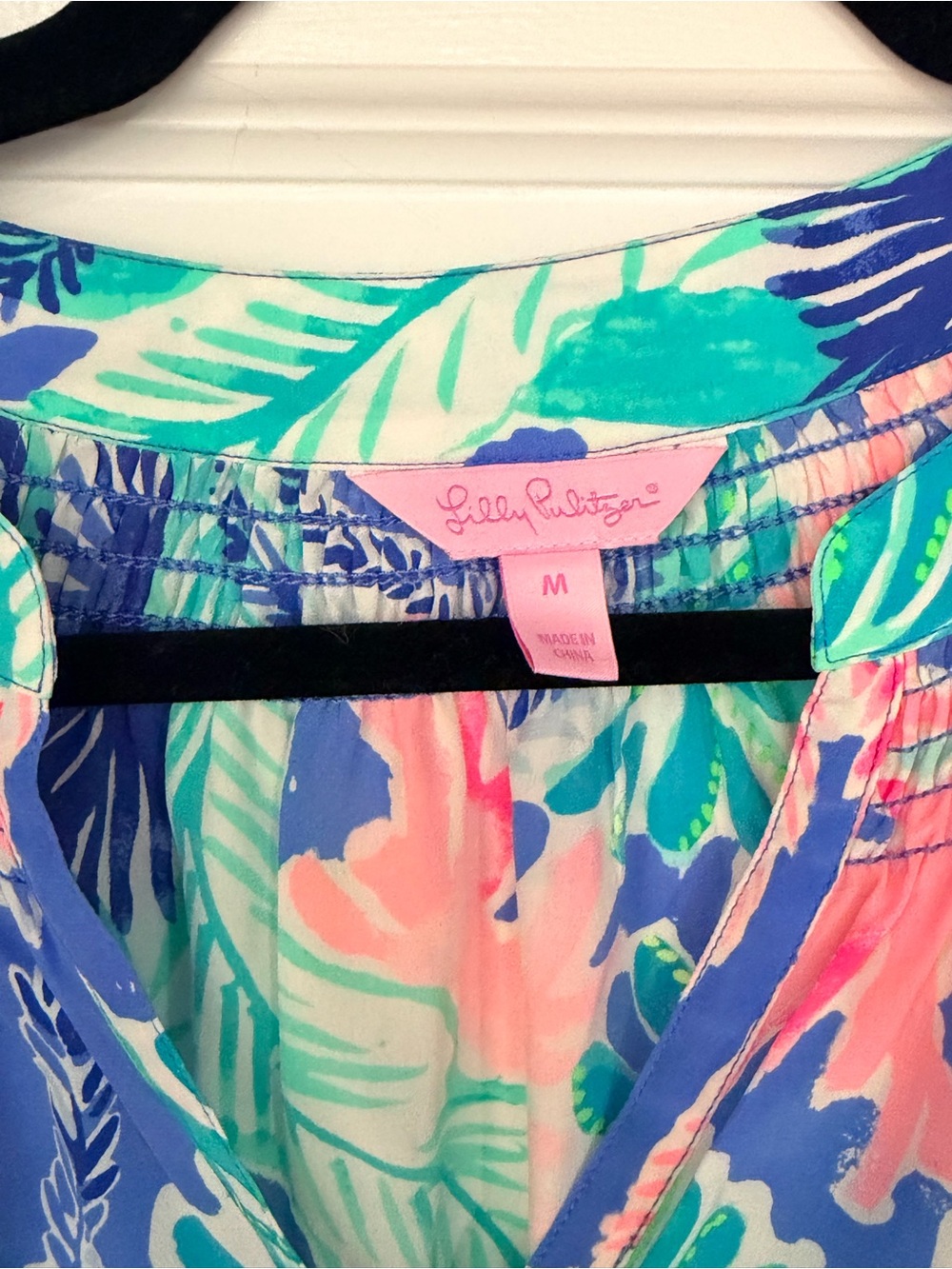 Lilly Pulitzer Elsa Top Jet Stream 100% Silk Blouse size Medium blue pink - Picture 6 of 9